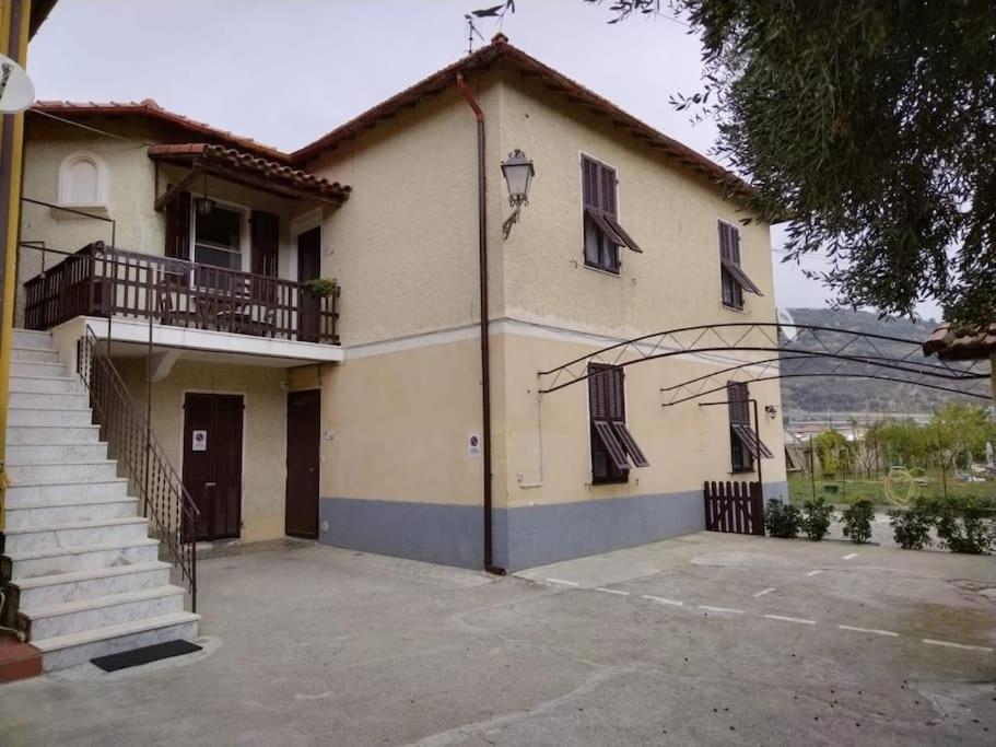 Casa Noemi, A Pochi Passi Dalle Spiagge E Dal Centro Di Arma Di Taggia. Eksteriør bilde